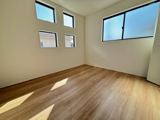 【洋室】 | 佐伯区五日市中央3（楽々園駅徒歩10分！）全5区画　NO5 | 2階　洋室×3　収納付きでお部屋がスッキリ広く使えます。　
