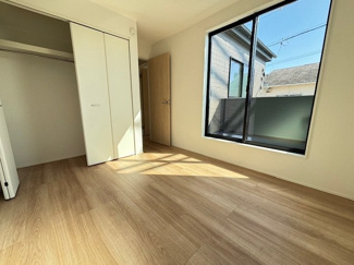 【洋室】 | 佐伯区五日市中央3（楽々園駅徒歩10分！）全5区画　NO5 | 2階　洋室×3　収納付きでお部屋がスッキリ広く使えます。　
