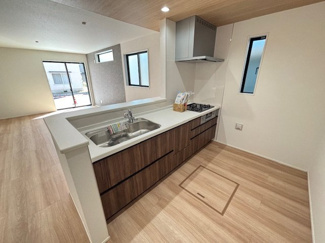 【キッチン】 | 佐伯区五日市中央3（楽々園駅徒歩10分！）全5区画　NO5 | 機能的なシステムキッチン☆