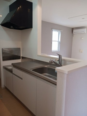 【キッチン】 | エテルネルⅠ | コンパクトなキッチンで掃除もラクラク