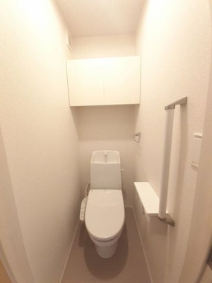 【トイレ】 | ベルシャイン　紀三井寺　Ⅰ | ゆったりとした空間のトイレです