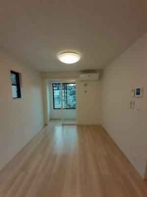 【居間・リビング】 | ベルシャイン　紀三井寺　Ⅰ | 居間です