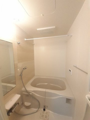 【浴室】 | ベルシャイン　紀三井寺　Ⅰ | コンパクトで使いやすいお風呂です