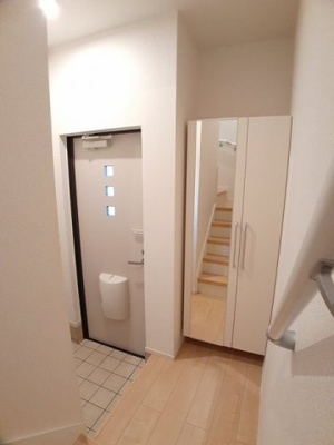 【玄関】 | ガーデンコート | 玄関です