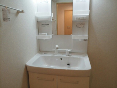 【洗面所】 | リヴェール松江 | 忙しい朝には欠かせない洗面所です