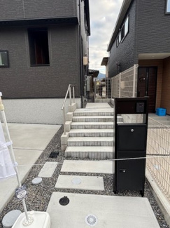 【玄関】 | 廿日市市前空４（前空駅）全2区画　NO1.2 | 宅配ボックス設置