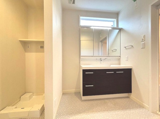 【独立洗面台】 | 佐伯区海老園2（五日市駅）【築浅・中古住宅】 | ２階　独立洗面台