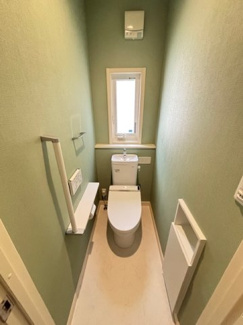 【トイレ】 | 佐伯区海老園2（五日市駅）【築浅・中古住宅】 | ２階　トイレ