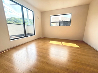 【洋室】 | 佐伯区利松3丁目　全2区画　NO2【50坪】 | 2階　洋室×3　収納付きでお部屋がスッキリ広く使えます。　
