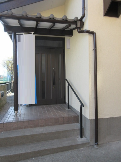 中古戸建　熊谷市万吉2502-9（リフォーム住宅）の玄関