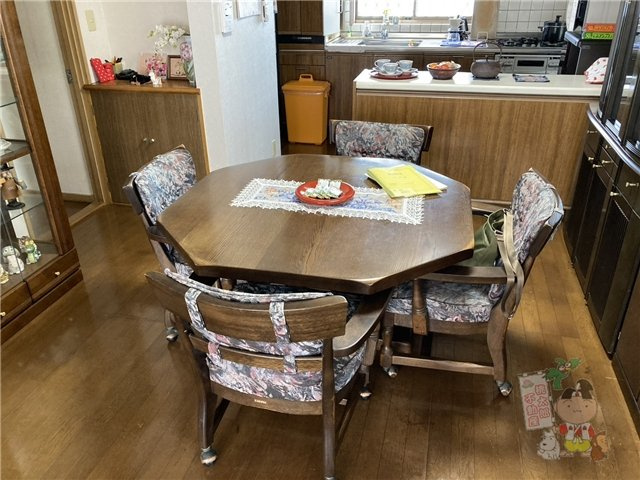 高松市香川町浅野の中古一戸建の居間・リビング