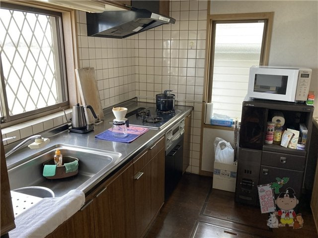 高松市香川町浅野の中古一戸建のキッチン