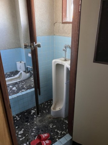 ６５９６２　岐阜市柳津町梅松中古倉庫のトイレ