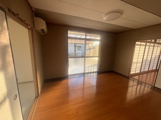 【居間・リビング】 | 小美玉市羽鳥字五万堀　中古戸建 | １F中央　6帖