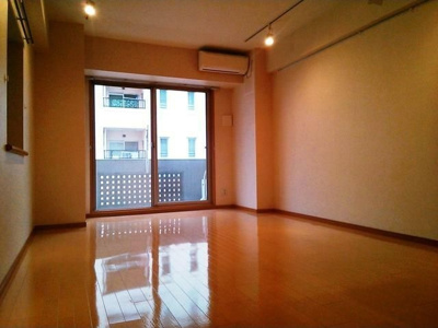 【内装】 | カスタネア