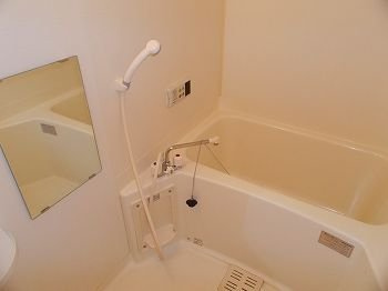 【浴室】 | サニーパレスＤ | ゆったり過ごせるお風呂です