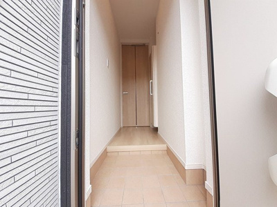 【玄関】 | ソレアード東山Ⅰ | ゆったりとした玄関です