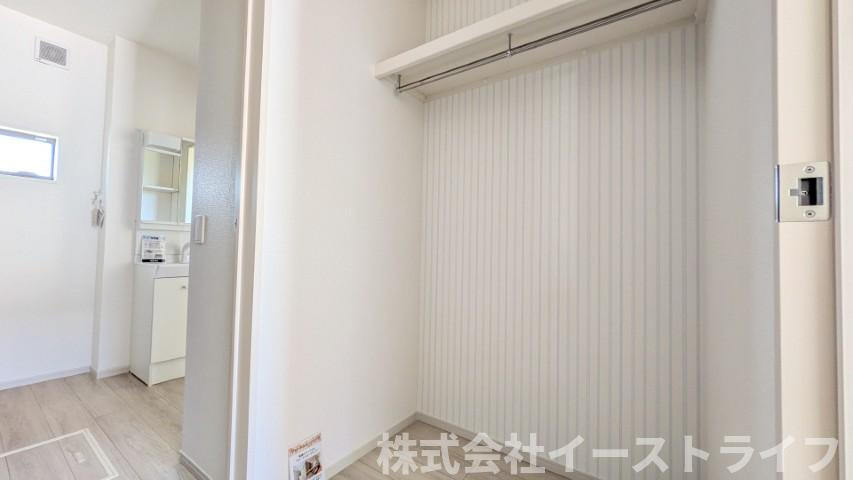 【新築戸建】　いわき市平中神谷1期　全4棟　平屋タイプの収納|脱衣室の隣にはウォークインクローゼットが完備されていて、ファミリークロークとしても活用でき大変便利です。