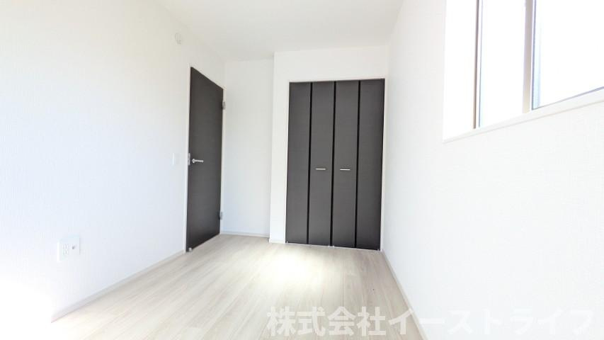 【新築戸建】　いわき市平中神谷1期　全4棟　平屋タイプの洋室|4.8帖の洋室です。フローリングなのでお掃除楽々♪