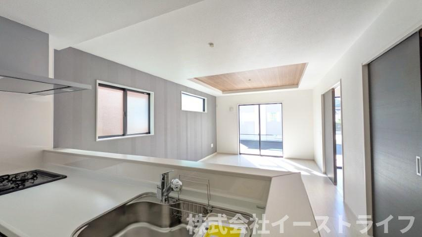 【新築戸建】　いわき市平中神谷1期　全4棟のキッチン|1号棟写真　使いやすいシステムキッチンなので、家事の時短に繋がり、その分お子様とのふれ合い時間が増えます！