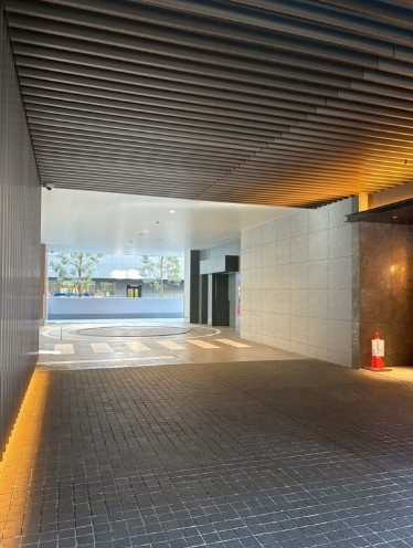 クラッシィタワー新宿御苑の駐車場