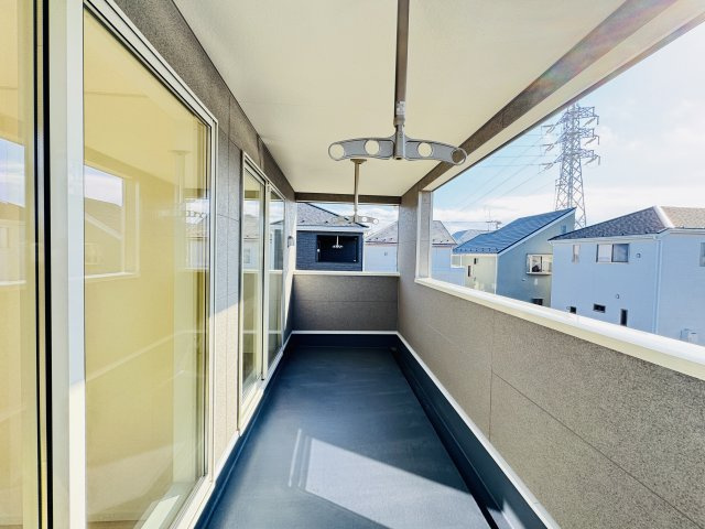 松戸市西馬橋５丁目新築戸建【旭町小学校：7分】のバルコニー|南向きインナーバルコニー・日当たり良好♪