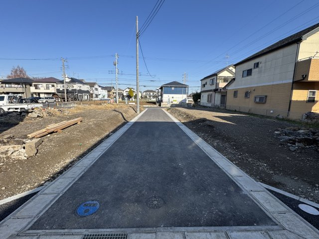 松戸市西馬橋５丁目新築戸建【旭町小学校：7分】の前面道路含む現地写真|中央開発道路