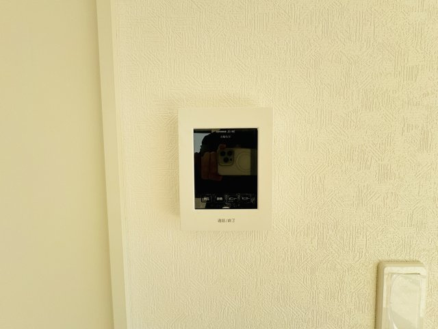 松戸市西馬橋５丁目新築戸建【旭町小学校：7分】の防犯設備|来客時も安心のTVモニター付きインターフォン