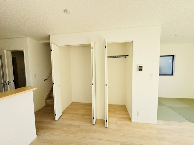 松戸市西馬橋５丁目新築戸建【旭町小学校：7分】の収納|リビング収納スペース