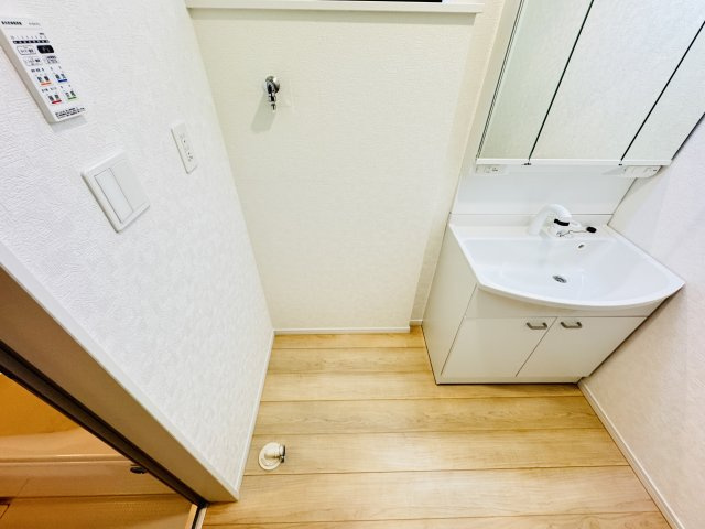 松戸市西馬橋５丁目新築戸建【旭町小学校：7分】のランドリースペース|洗濯機置き場