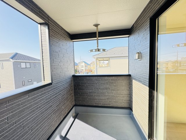 松戸市西馬橋５丁目新築戸建【旭町小学校：7分】のバルコニー|南向きインナーバルコニー