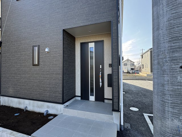 松戸市西馬橋５丁目新築戸建【旭町小学校：7分】のエントランス|エントランス・玄関ポーチ