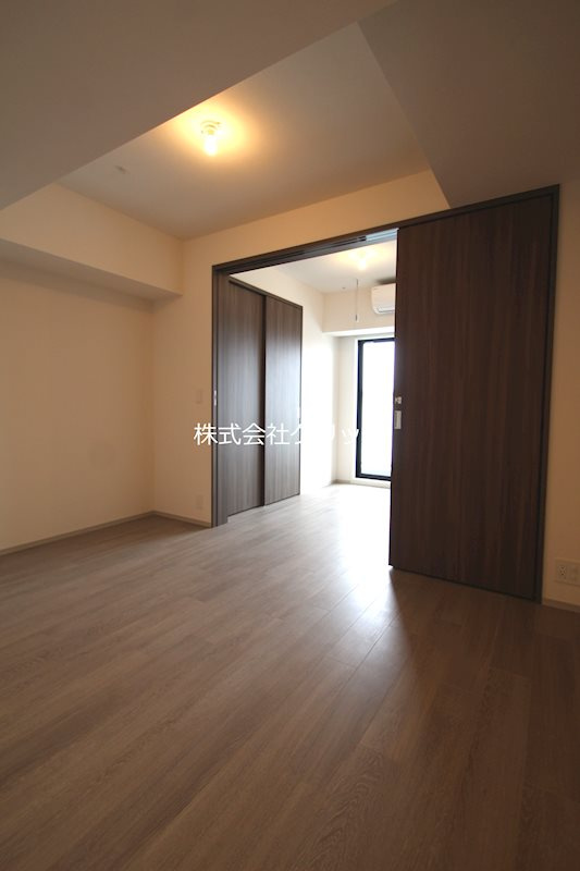 ドゥーエ横濱鶴見の洋室