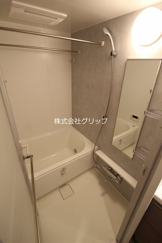 ドゥーエ横濱鶴見の浴室