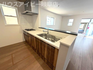 【外観】 | 岐阜市八ツ梅町新築建売全2棟！明郷小学校・中央中学校区！お車並列2台可能！お庭付きです♪ | 岐阜市八ツ梅町新築建売全2棟！明郷小学校・中央中学校区！お車並列2台可能！お庭付きです♪