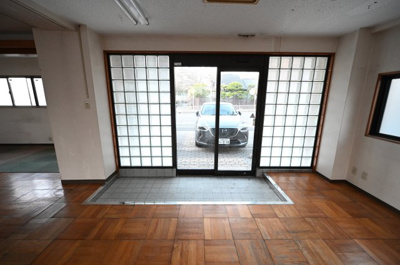 【玄関】 | 丸善ビル1階店舗