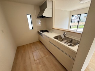 【キッチン】 | 東広島市西条町寺家（寺家駅）全6区画　NO2 | 機能的なシステムキッチン☆プロパンガス