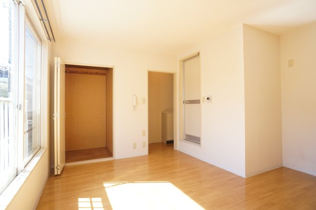 スプリングハイツの居間・リビング