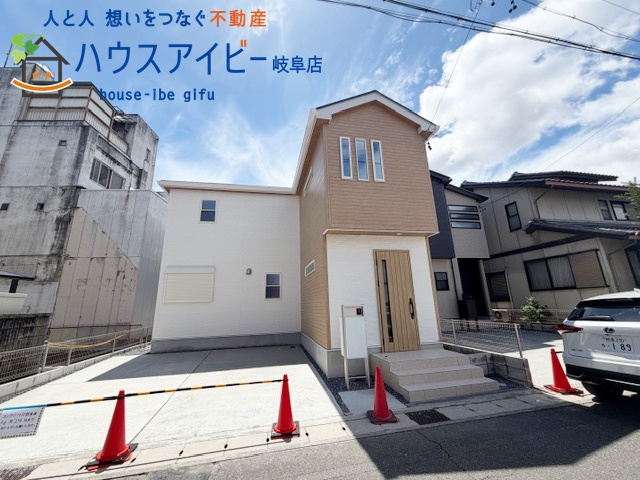 岐阜市八ツ梅町新築建売全2棟！明郷小学校・中央中学校区！お車並列2台可能！お庭付きです♪の画像