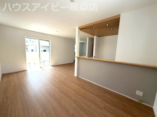 【居間・リビング】の画像