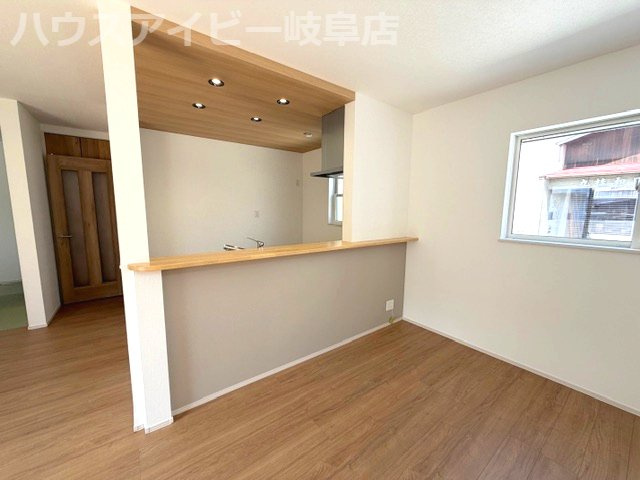 【居間・リビング】の画像