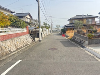 【前面道路含む現地写真】 | 廿日市市阿品4（阿品駅）全2区画　NO1 | 前面道路16ｍ・6.2ｍ
