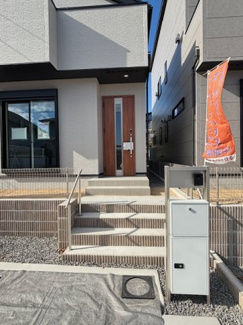 【玄関】 | 廿日市市阿品4（阿品駅）全2区画　NO1 | 宅配ボックス設置
