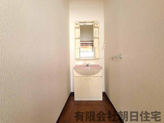 【独立洗面台】 | 上乃木1丁目 中古戸建 平家４K | 独立洗面台、朝の身支度には欠かせません