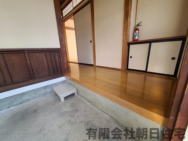 【玄関】 | 上乃木1丁目 中古戸建 平家４K | シンプルで使いやすい玄関です