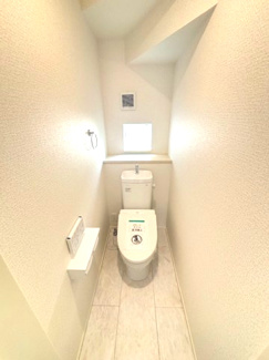 【トイレ】 | 廿日市市阿品台3（阿品駅）全2区画　NO1 | シンプルなデザインはお掃除やしやすく衛生的。温水洗浄便座付き　トイレ×２