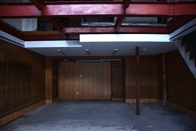 五条駅2分 鉄骨×工業製品な硬派ビルの内装|1階