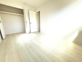 【洋室】 | 東広島市黒瀬樽原西1丁目　全2区画　NO2【54坪】 | 2階　洋室×3　収納付きでお部屋がスッキリ広く使えます。