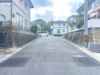 【前面道路含む現地写真】 | 東広島市黒瀬樽原西1丁目　全2区画　NO2【54坪】 | 前面道路6.25ｍ
