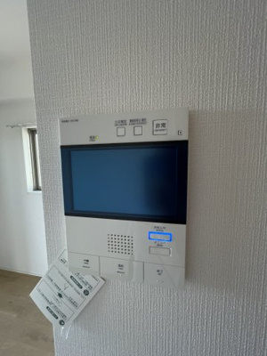 【セキュリティ】 | エスリード大阪ザ・ルクス | モニター付きインターホンです